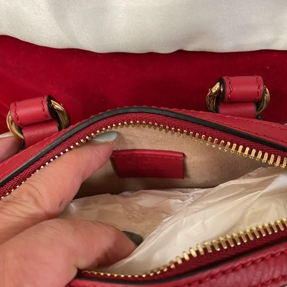 Super cute brand new Gucci floral mini bag - Picture 3 of 7